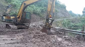 Mưa lớn khiến đất sạt lở làm 2 người thiệt mạng ở Hà Giang