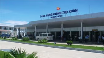 Nổi lòng tham, "chôm" ví tiền của khách ngay tại điểm soi chiếu an ninh
