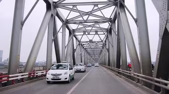 Hà Nội: Cấm xe khách, xe hợp đồng, xe tải nhẹ qua cầu Chương Dương từ sáng nay