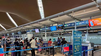 Hàng không quốc tế “ế” khách lại gặp "bão giá" xăng dầu chặn đà phục hồi