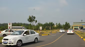 Từ nay, học thi bằng lái xe không bắt buộc phải học lý thuyết tập trung