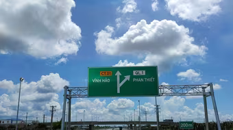 Thông xe 2 dự án cao tốc Bắc- Nam khu vực miền Trung, tạm đóng cao tốc Nha Trang- Cam Lâm 1 ngày