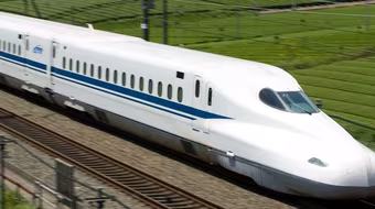 Đường sắt tốc độ cao Bắc- Nam vận tốc 350km/h cần hơn 67 tỷ USD đầu tư