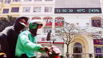 Thời tiết hôm nay: Bắc bộ nắng đỉnh điểm 40 độ C, chiều tối có mưa giông hạ nhiệt