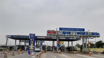 Miễn phí qua trạm BOT với phương tiện vận chuyển hàng cứu trợ lũ