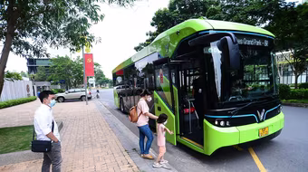 Làm sao để “xanh hoá” xe buýt đạt mục tiêu vào 2035?
