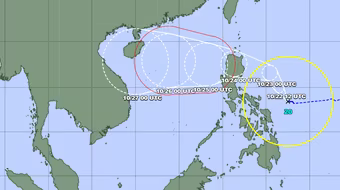 Áp thấp ngoài khơi Philippines dự báo mạnh lên thành bão và đi vào Biển Đông