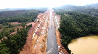 Cao tốc Bùng- Vạn Ninh qua Quảng Bình, Quảng Trị sẽ thông xe vào 30-4