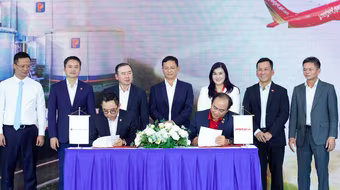 Vietjet hợp tác cùng Petrolimex sử dụng nhiên liệu SAF để chuyển đổi xanh hàng không