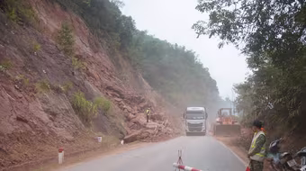 Công bố tình huống khẩn cấp về thiên tai trên quốc lộ 3 và quốc lộ 6