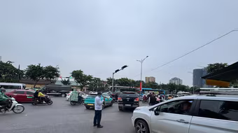 Bến xe Giáp Bát miễn phí cho tất cả phương tiện vào đưa đón hành khách