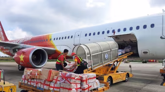 Vietjet cùng đồng bào vượt qua bão lũ, lan tỏa yêu thương