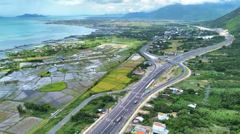 Cao tốc Vân Phong- Nha Trang xuất hiện hư hỏng cục bộ