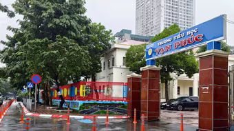 Hà Nội đặt mục tiêu 100% cổng trường học an toàn giao thông