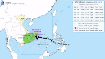 Bão số 15 suy yếu rất chậm, vẫn loanh quanh ở giữa Biển Đông