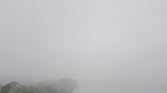 Bầu trời Hà Nội sáng sớm mù mịt như Sa Pa, chất lượng không khí xấu