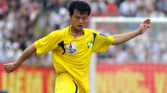 Văn Quyến lo bị "đẩy ra đường"