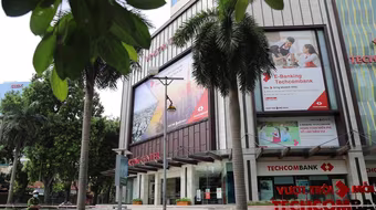 Phong tỏa tạm thời Vincom Bà Triệu do liên quan ca mắc Covid-19