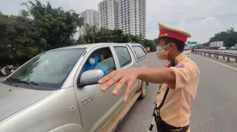 Hà Nội: Đăng ký mã cho phương tiện vận chuyển công nhân, chuyên gia ở đâu?