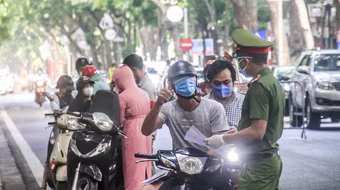 Hà Nội: Xã phường phải kiểm tra chặt giấy đi đường, kèm theo lịch trực của đơn vị 