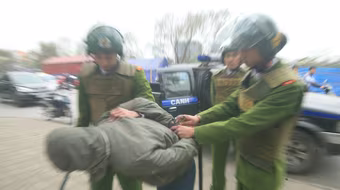 Chủ tịch Hà Nội tặng Bằng khen cho 5 cá nhân thuộc Công an Thành phố