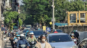 Hà Nội sẽ trình HĐND TP phương án hỗ trợ người dân chuyển đổi sang xe máy điện trong tháng 9-2025