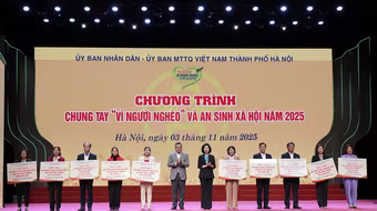 Hà Nội tiếp nhận hơn 93 tỷ đồng chung tay “Vì người nghèo” và an sinh xã hội năm 2025