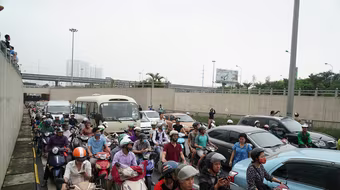 Hà Nội khẩn trương nghiên cứu chính sách hỗ trợ chuyển đổi phương tiện giao thông xanh