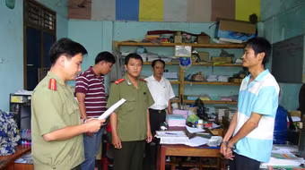 Bắt giữ 5 đối tượng làm giả con dấu, tài liệu của cơ quan Nhà nước