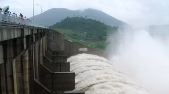 Nước các sông dâng nhanh, lũ cuốn trôi 2 người