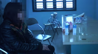 Định nhảy cầu Vĩnh Tuy tự tử, vì buồn chồng lập dị