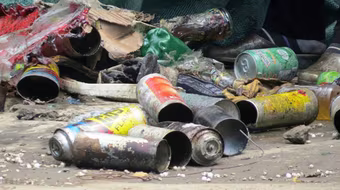 Nhà cháy, 1 cụ bà nhập viện do hàng chục bình gas mi-ni phát nổ