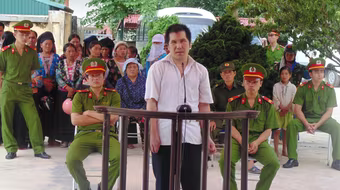 Khoảng lặng phía sau một phiên tòa