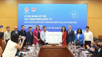 Trao 7,1 triệu USD tiền cứu trợ cho người dân bị thiên tai, bão lũ