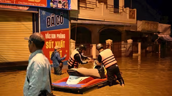 Hàng nghìn căn nhà tại tỉnh Lâm Đồng chìm trong nước lũ