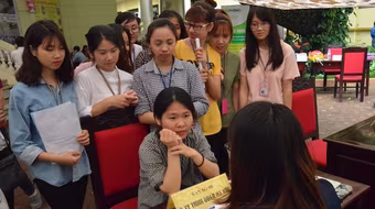 Cuối năm nhu cầu việc làm tăng cao, thị trường lao động tiềm ẩn rủi ro do Covid-19