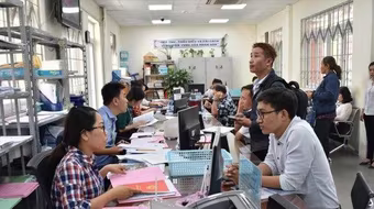 Năm 2021, có bao nhiêu biên chế được hưởng lương ngân sách?