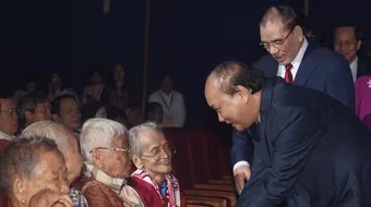 Nâng mức trợ cấp hằng tháng đối với Bà Mẹ Việt Nam anh hùng