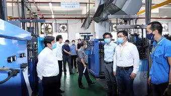 Đề nghị tạo điều kiện để công nhân được hoàn tiền mua vé