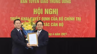 Ông Phùng Xuân Nhạ làm Phó trưởng Ban Tuyên giáo Trung ương