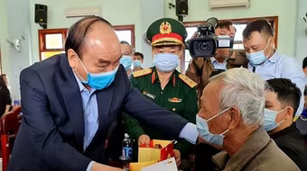 Đề xuất nâng mức quà tặng của Chủ tịch nước với người có công dịp 27-7