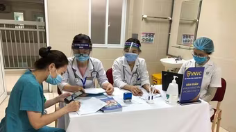 Người dân Hà Nội đăng ký tiêm chủng vaccine phòng Covid-19 thế nào?