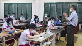 Bộ Nội vụ nói gì về đề xuất quy định hệ số lương đặc thù đối với nhà giáo?