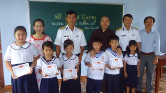 Chú trọng nhân lực để phát triển huyện đảo Trường Sa