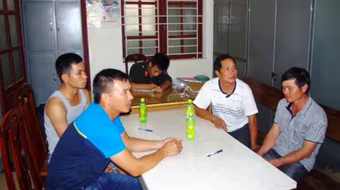 Bốn cán bộ Cảng Hải Phòng bị bắt khi đánh bạc trong khách sạn ở Hà Tĩnh