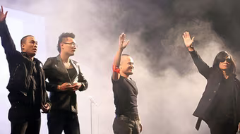 “Bức Tường” làm video xuyên Việt