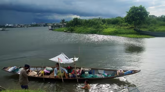 Ráng chiều bên Cồn Hến