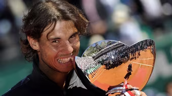 Nadal khuất phục Djokovic 