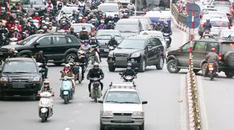 Đề xuất cấm ô tô cá nhân vào trung tâm 