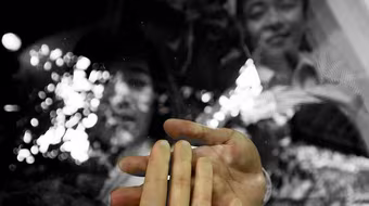 Áo cưới không còn trắng 